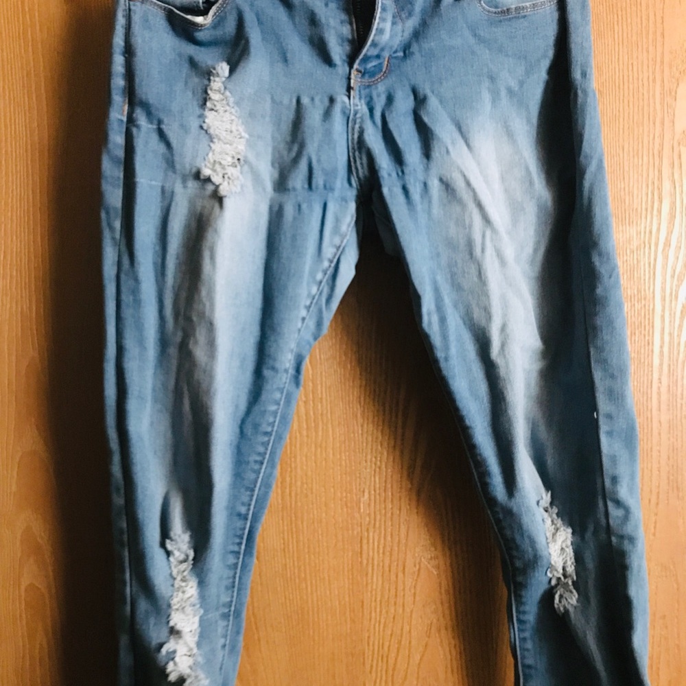 Bamboo ripped denim 🦋